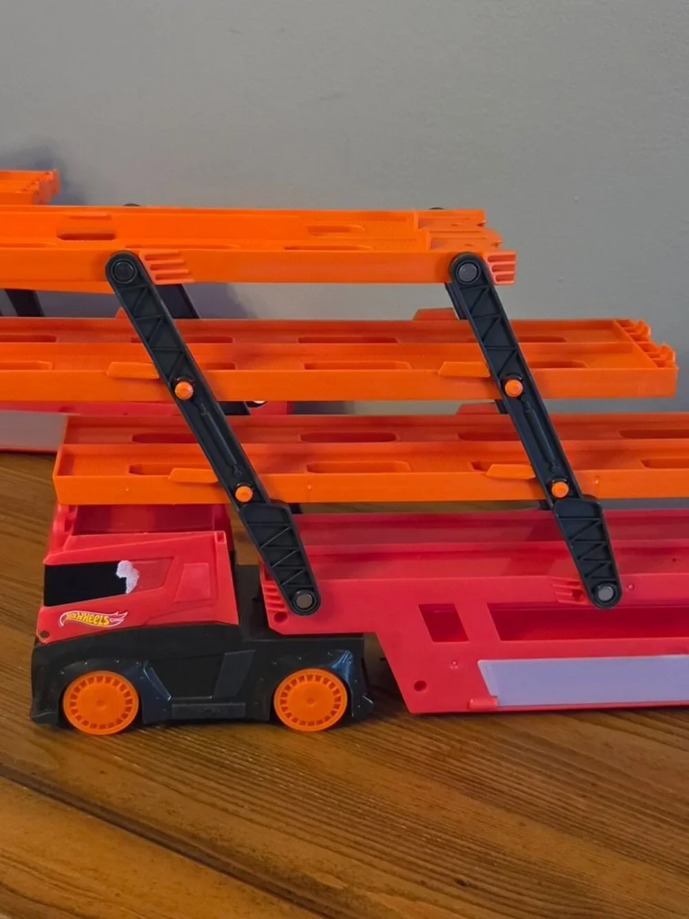 Hot Wheels Mega Hauler set of 2